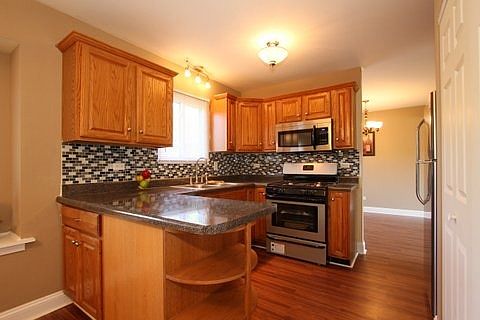 5th image of 5727 Woodgate Dr