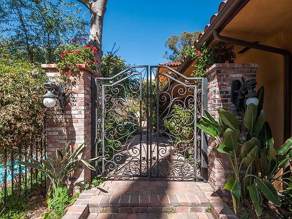 Gated and private yard
