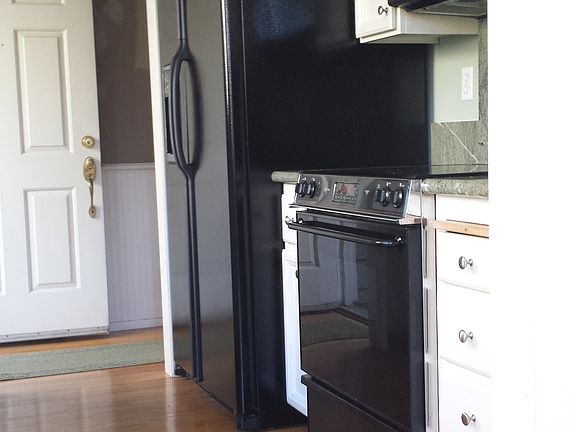 partial kitchen view