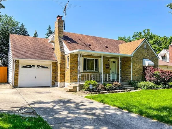 512 Carrlands Dr, Dayton, OH 45429
