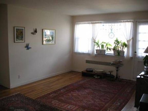 5th image of 216 S Buckhout St