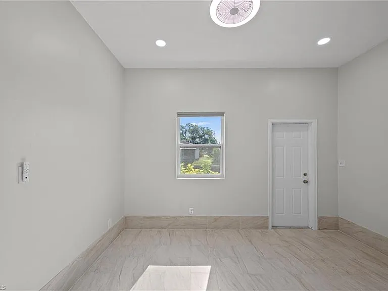 7195 Reymoor Dr — Photo 10