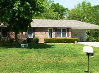 136 Queens Ct, Clarksville, TN 37043