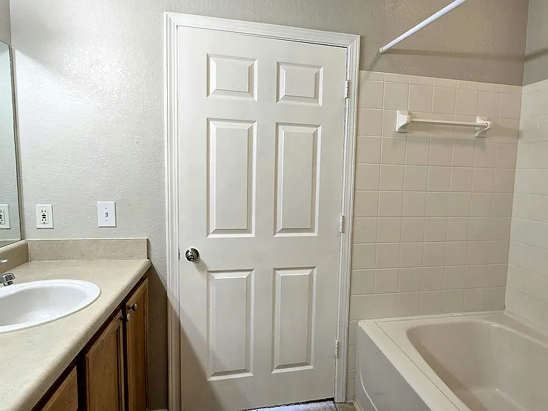 Second View of Ensuite Bathroom 1