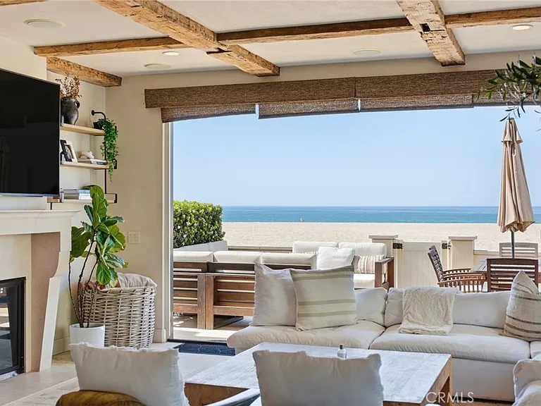 3715 Seashore Dr — Photo 1