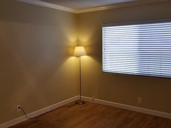 3rd image of 3955 7th Ave APT 4