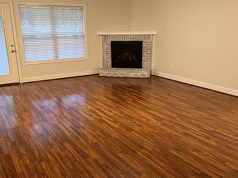 1817 Andy Ln — Photo 2