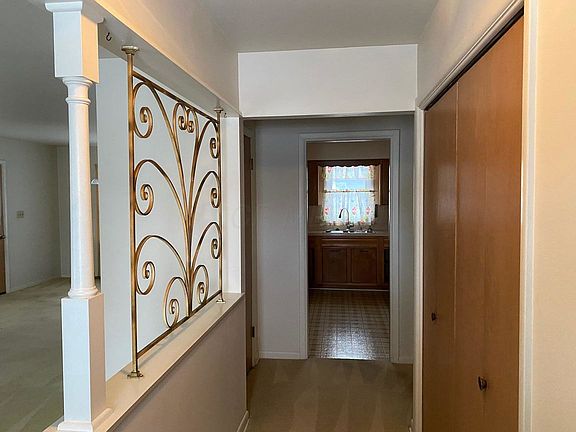 2nd image of 107 Canterbury Ct