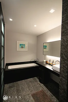 Rented by Kian Realty | media 9