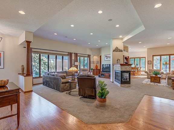 3rd image of 11859 Dunkirk Cir NE