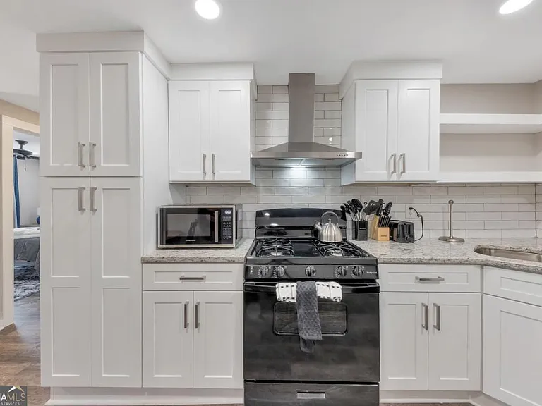 243 Georgia Ave N #A — Photo 5
