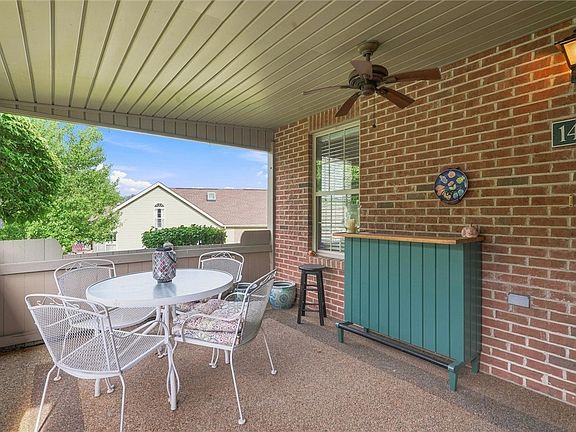 3rd image of 1492 Greenbriar Dr