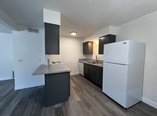 709 E Houston Ave #14, Visalia, CA 93292