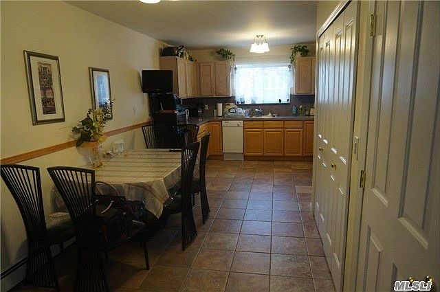 2nd image of 664 E Walnut St #1