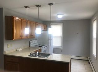 107 Pine St, Nashua, NH 03060