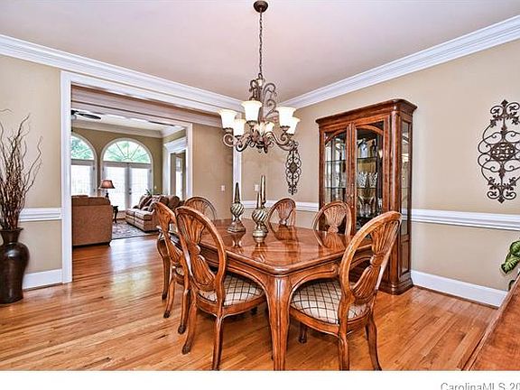 5th image of 3423 Maryhurst Ln
