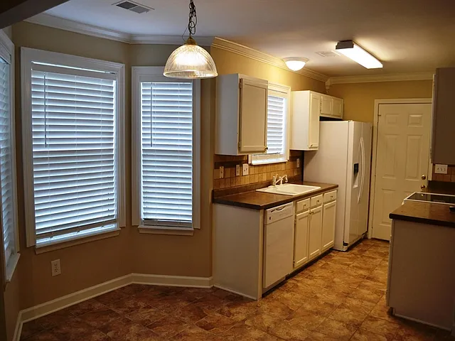 101 Bonnie Woods Dr — Photo 2