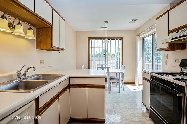 1517 Commodore Ct #6 — Photo 7