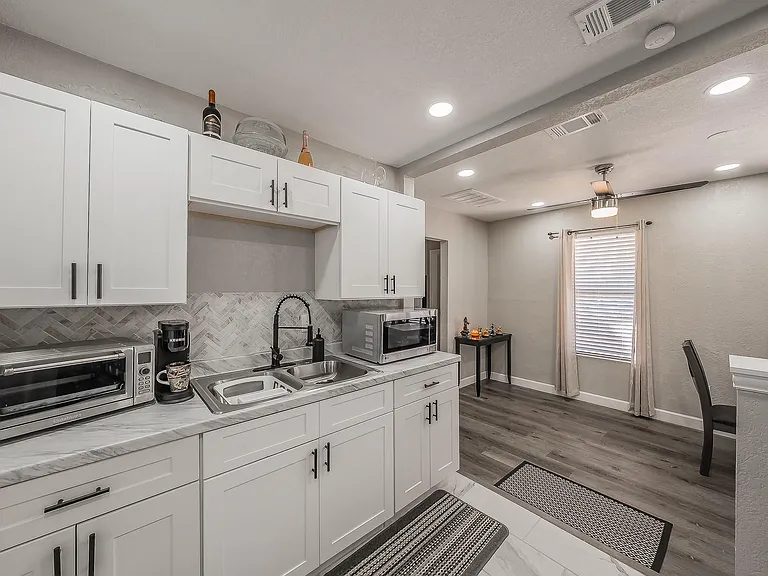 4506 Roberts Ave — Photo 5