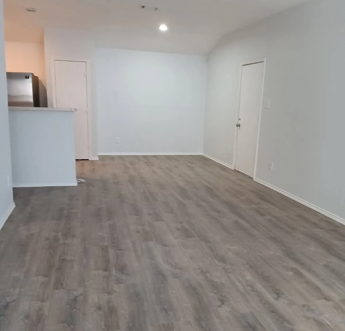 3 bed, 1450 sqft, $2,000 — Photo 3