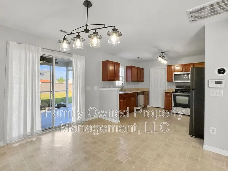 100 Salem Creek Dr — Photo 11