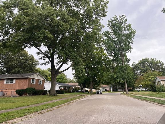 4th image of 111 Collier Dr