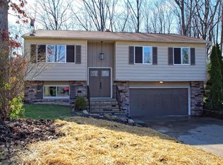 9085 Gettysburg Dr, Twinsburg, OH 44087