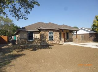 140 W Vanham St, Uvalde, TX 78801