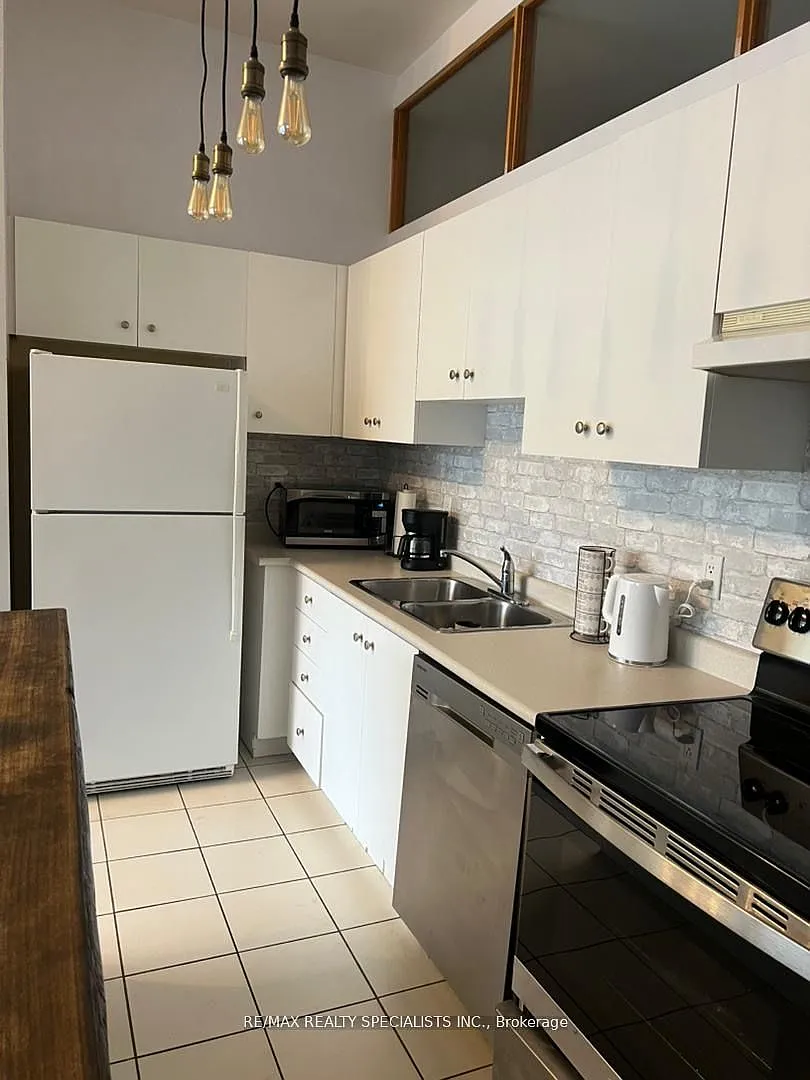 2 bed, $3,190 — Photo 2