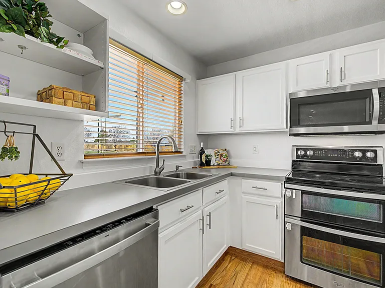 9917 Aftonwood St — Photo 15