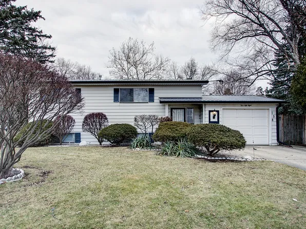 158 Boulder Hill Pass, Montgomery, IL 60538