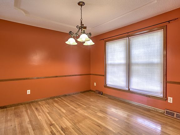 4th image of 6320 Marion Ave