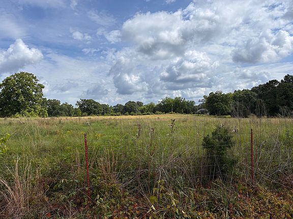 3rd image of 1 Pigott Rd