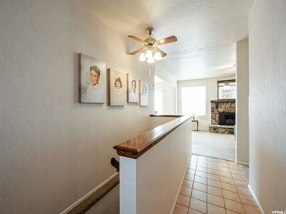 4th image of 983 W River Point Cir