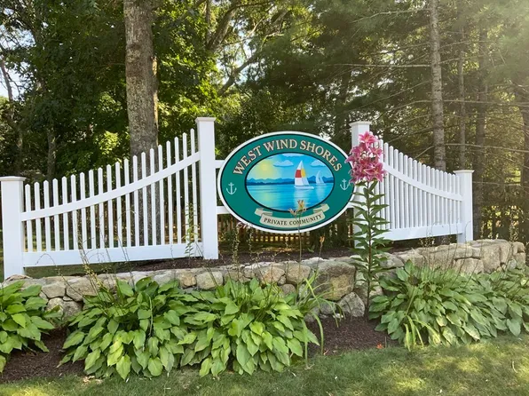 20 Skylark Ave, Plymouth, MA 02360