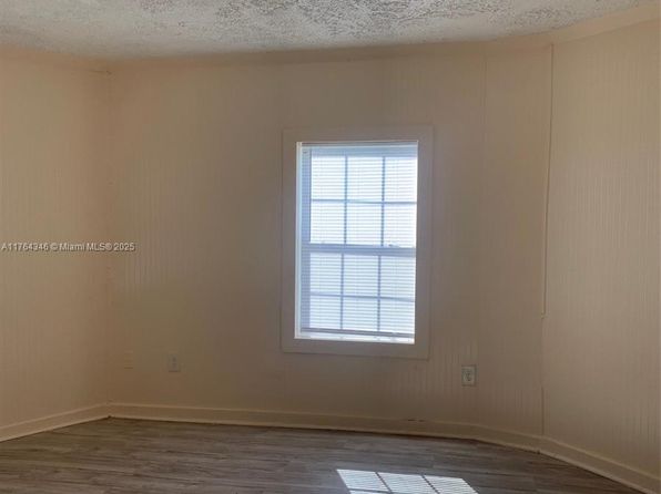 jacksonville-florida-154610790 picture