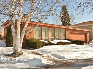 9131 Kenneth Ave, Skokie, IL 60076