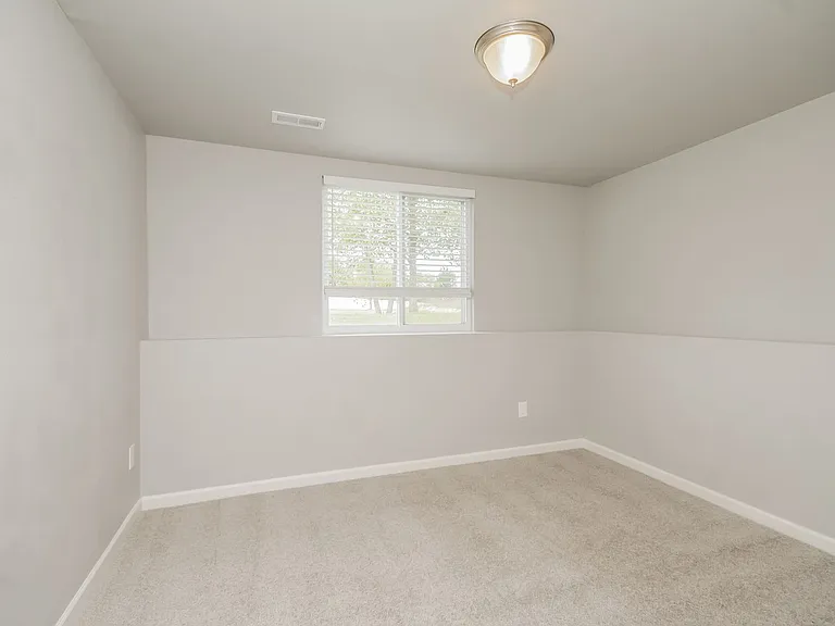 116 Iris Ct — Photo 11
