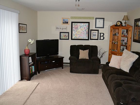 Upstairs Living Room (Originally Formal Dinning)