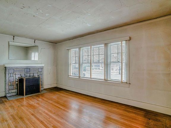 3rd image of 2530 62nd Ave