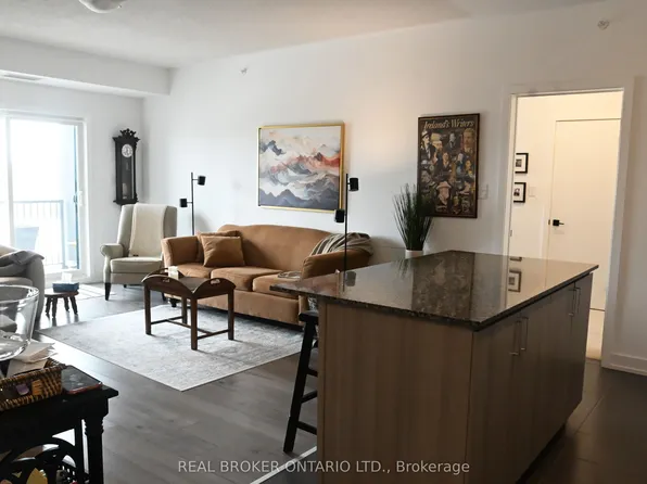 4 Spice Way, Barrie, ON