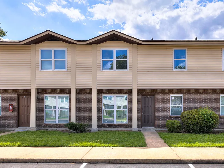 1121 Alice Dr #8 — Photo 3