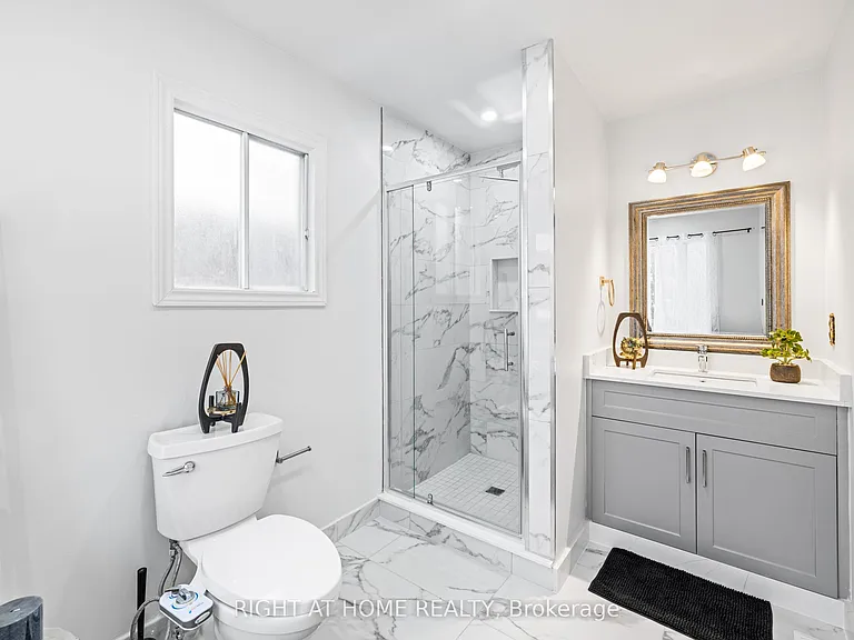 4469 Idlewilde Cres — Photo 22