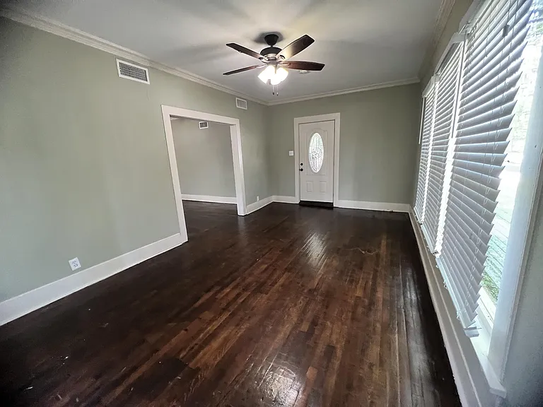 920 Bolivar St — Photo 4