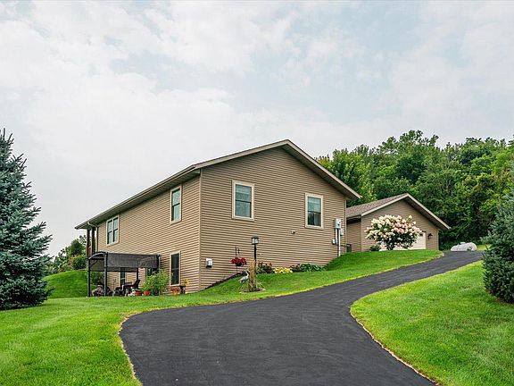 2nd image of 425 Fox Hollow DRIVE