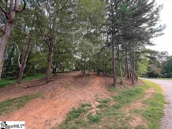 276 Saranac Dr, Spartanburg, SC 29307