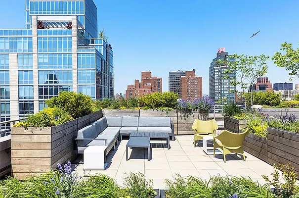 Rented by Greystar | media 5