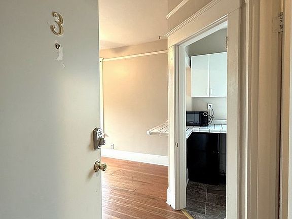 3rd image of 1215 E Spring St Unit 3