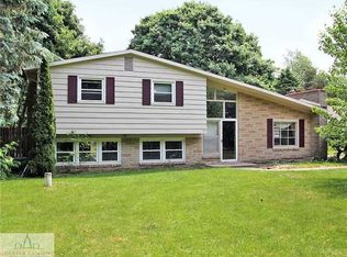 5556 Van Atta Rd, Haslett, MI 48840