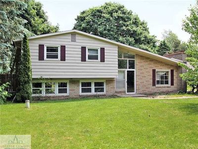 5556 Van Atta Rd, Haslett, MI, 48840